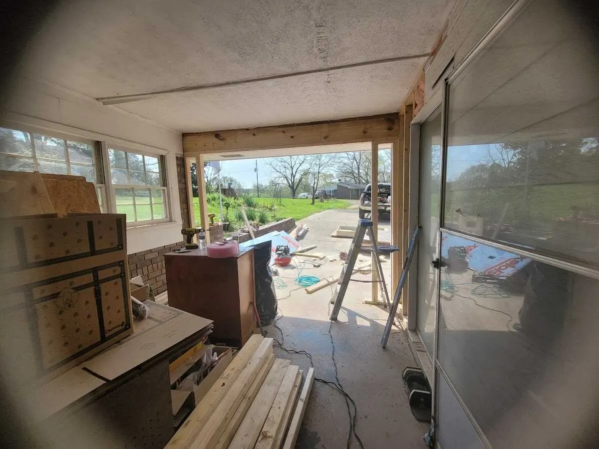 Air movers and dehumidifier for Water Mitigation Services in Jefferson City